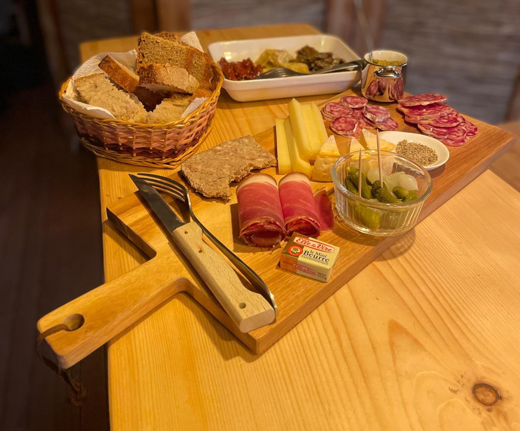 Chambres D'Hotes Avec Entree Privative Au Calme Dans Maison De Village 생조리오즈 외부 사진
