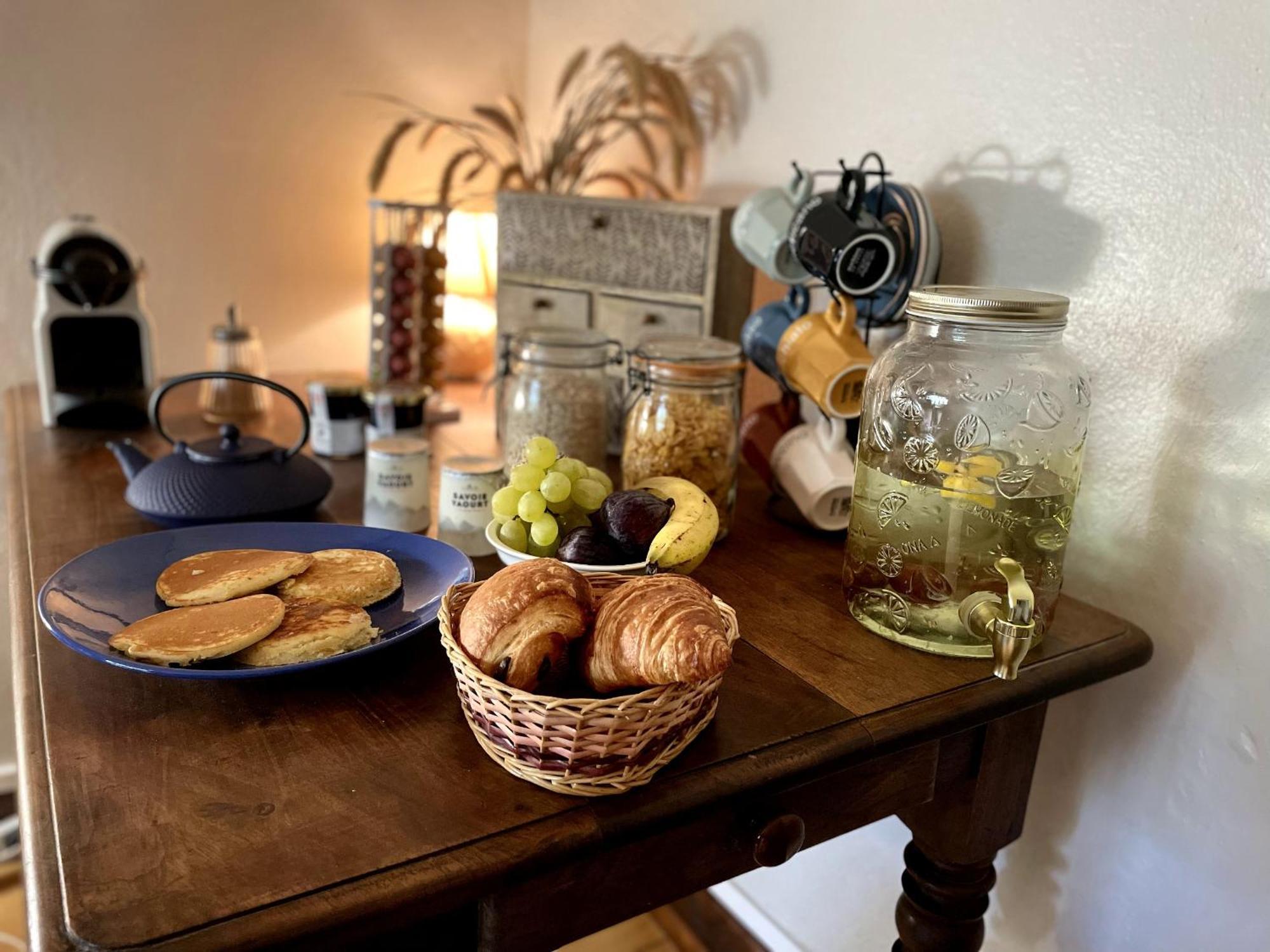 Chambres D'Hotes Avec Entree Privative Au Calme Dans Maison De Village 생조리오즈 외부 사진